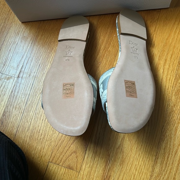 Dior Luxurious White and Gold Set - Picture 4 of 8